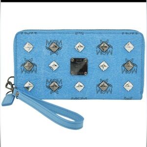 MCM Visetos studded Wallet🩵